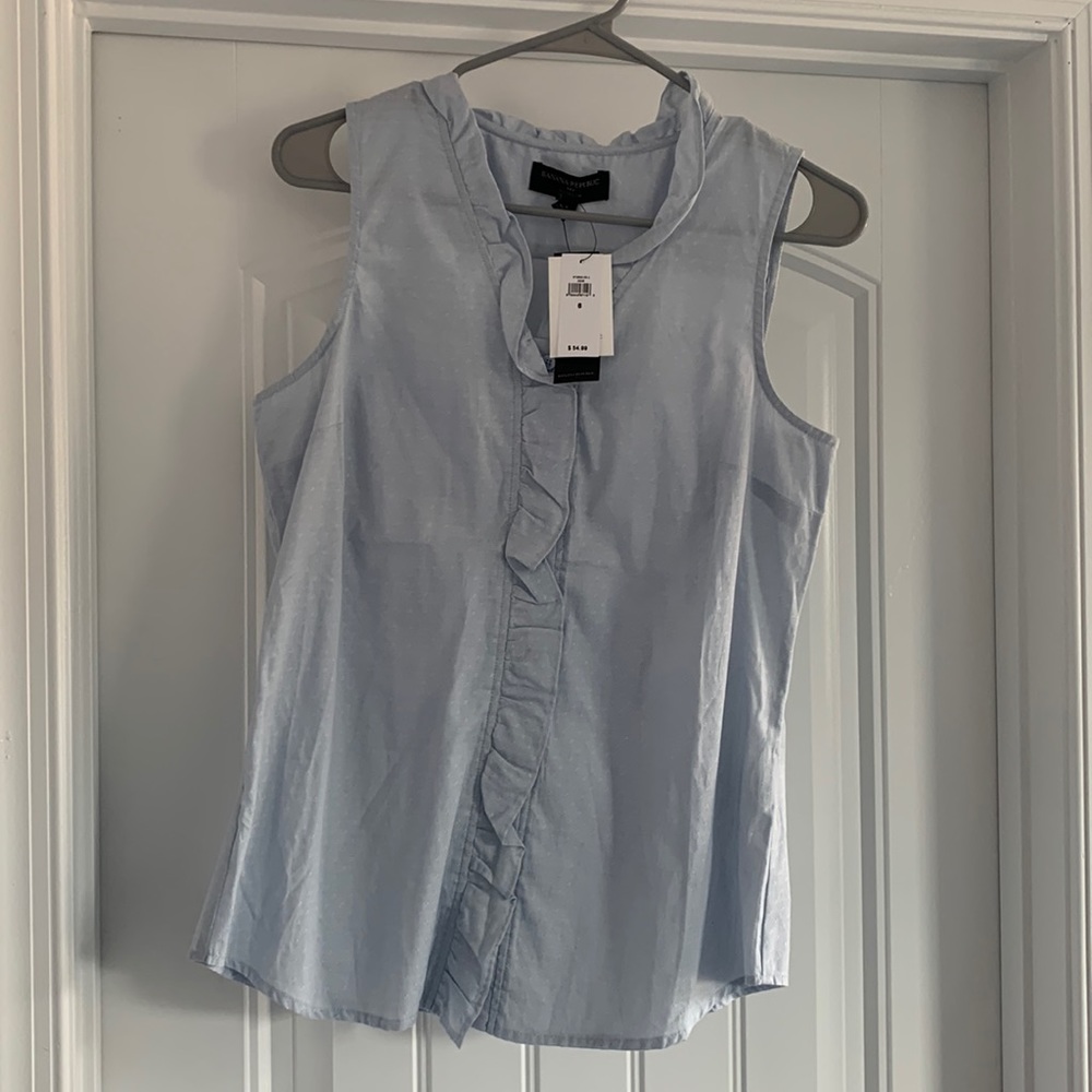 NWT Banana Republic tailored fit sleeveless top. Size 6.